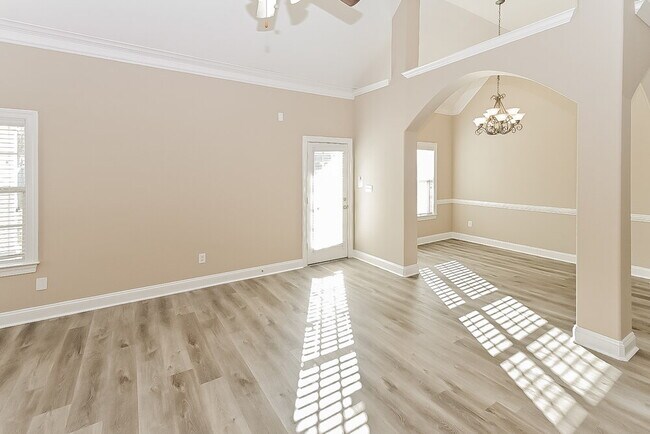 Photo - 3045 Roseleigh Dr