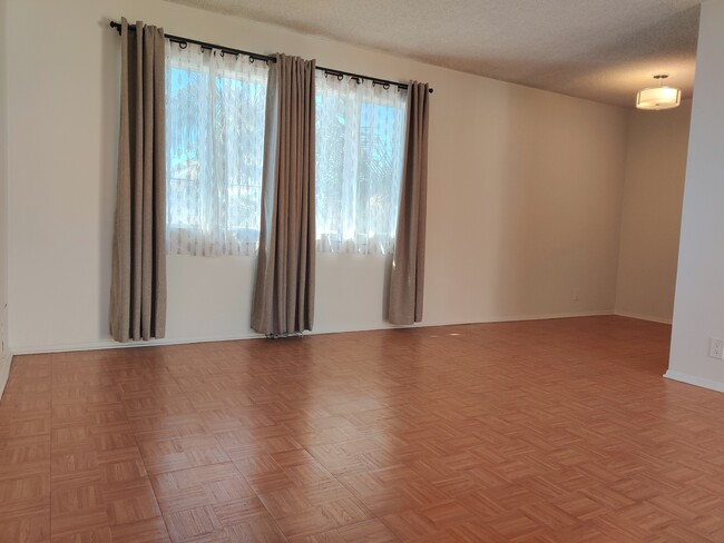 Living/dining room - 228 Newport Ave Apartments Unit #4