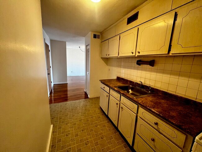 Photo - 800 Hyde Park Ave