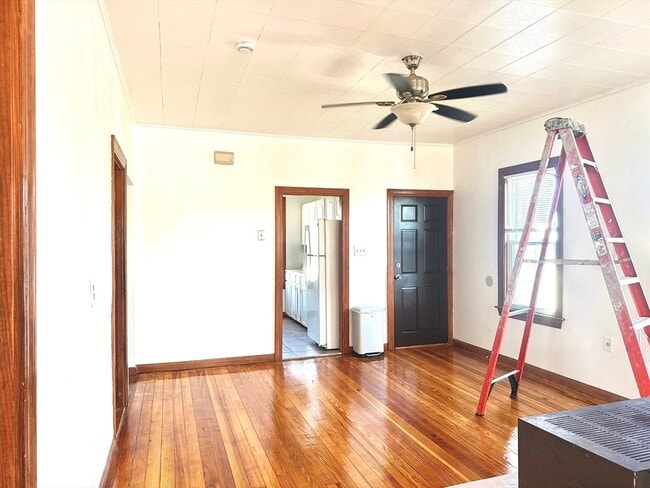 Photo - 46 Short St Unit 3