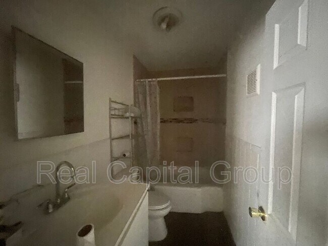 Photo - 646 Lansing St Unit 1st floor