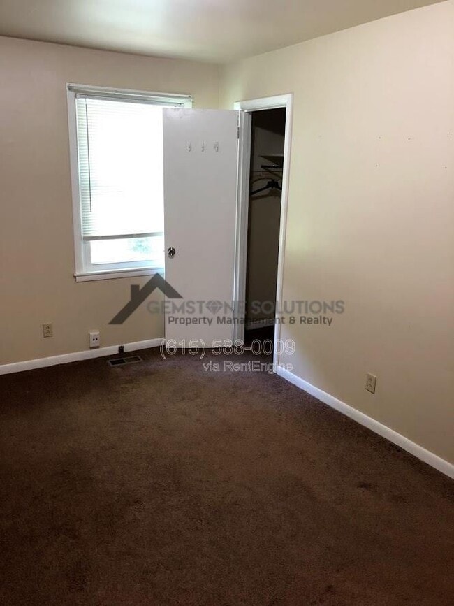 Photo - 200 Sharon Cir