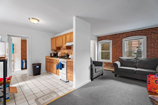 Building Photo - 200 Park St Unit 200.01FL Rental