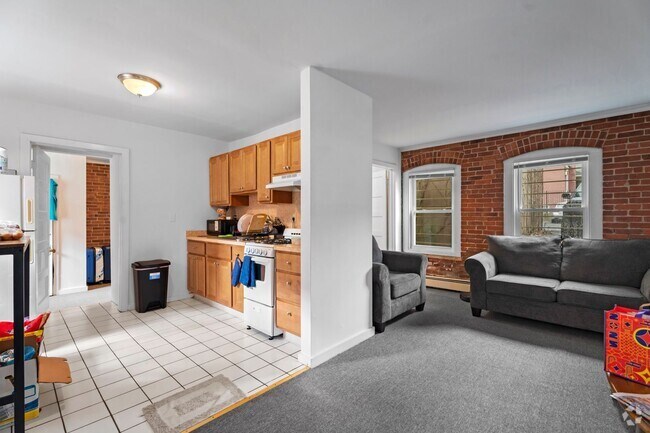 Building Photo - 200 Park St Unit 200.01FL Rental
