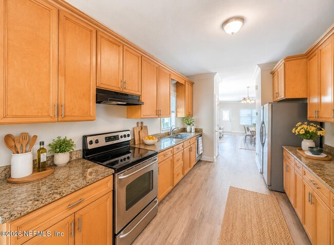 Photo - 411 3rd Ave S