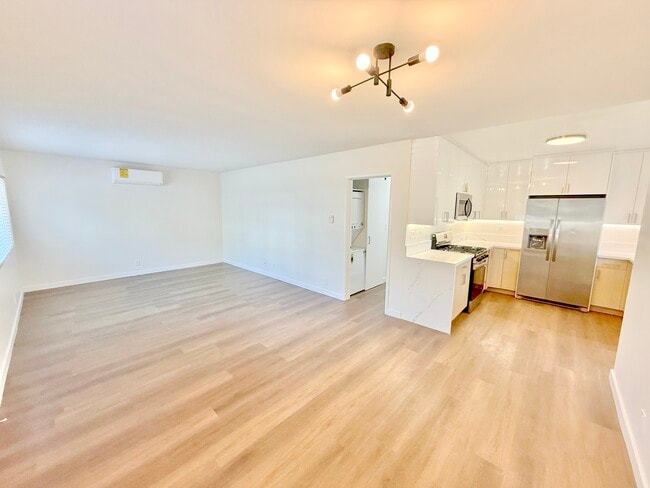 Photo - 231 California Ave Unidad 1056