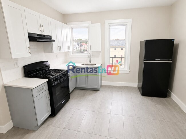 Building Photo - 28 Wainwright St Unit 3