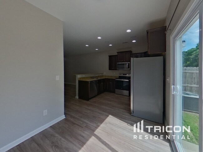 Photo - 841 Dawsons Park Wy