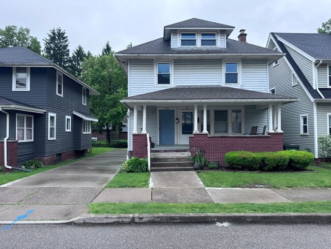 Building Photo - 230 Clark Ave
