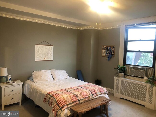 Photo - 2031 Locust St Unidad 401