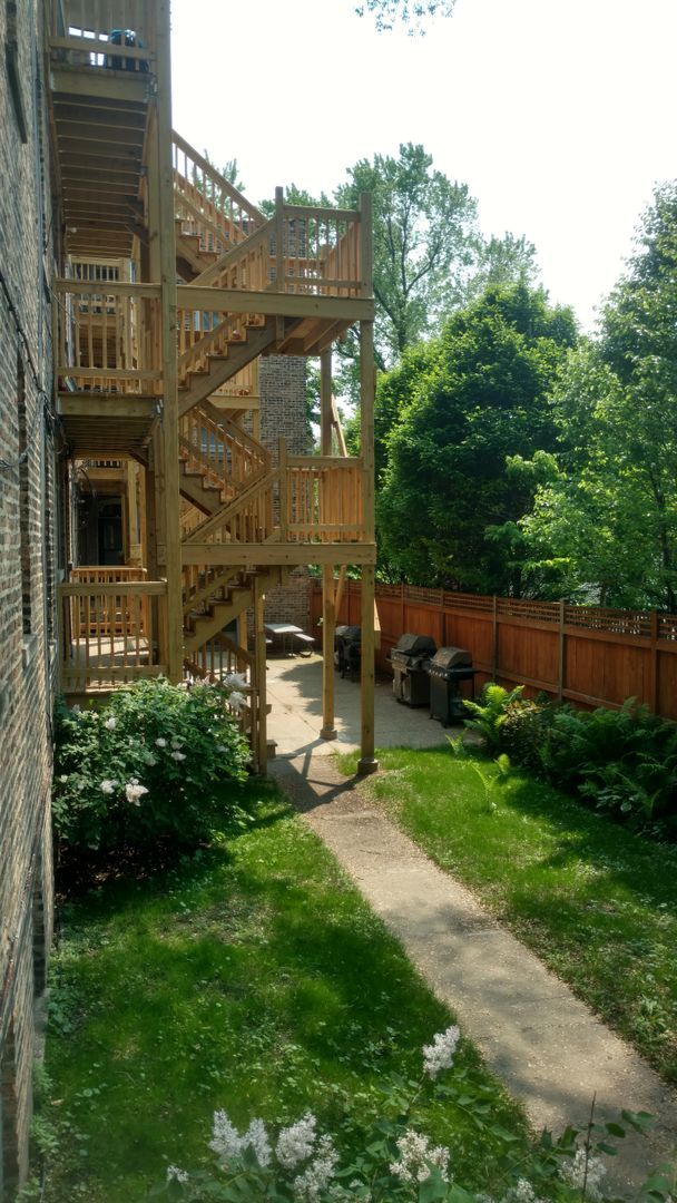 Photo - Charming Roscoe Village 1 Bedroom - Recently redone bathroom! Refinished hardwood floors! Unit 3508-1