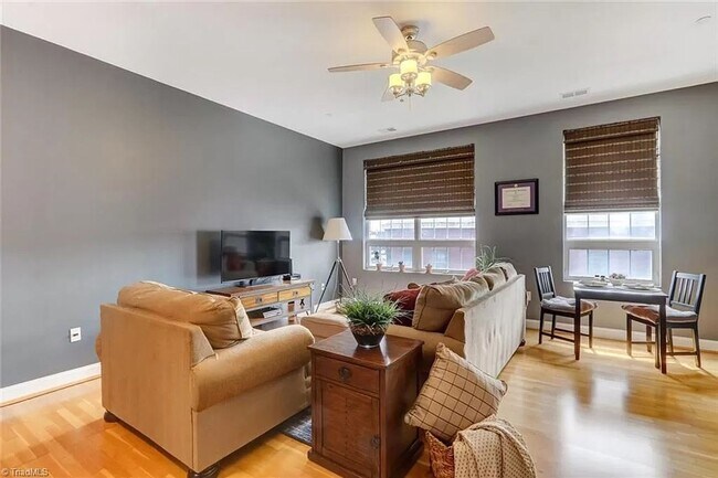 Photo - 1 bedroom 1 bathroom Downtown Living Spacious Condo in the heart of Greensboro