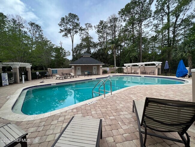 Photo - 1449 Blue Heron Ln N