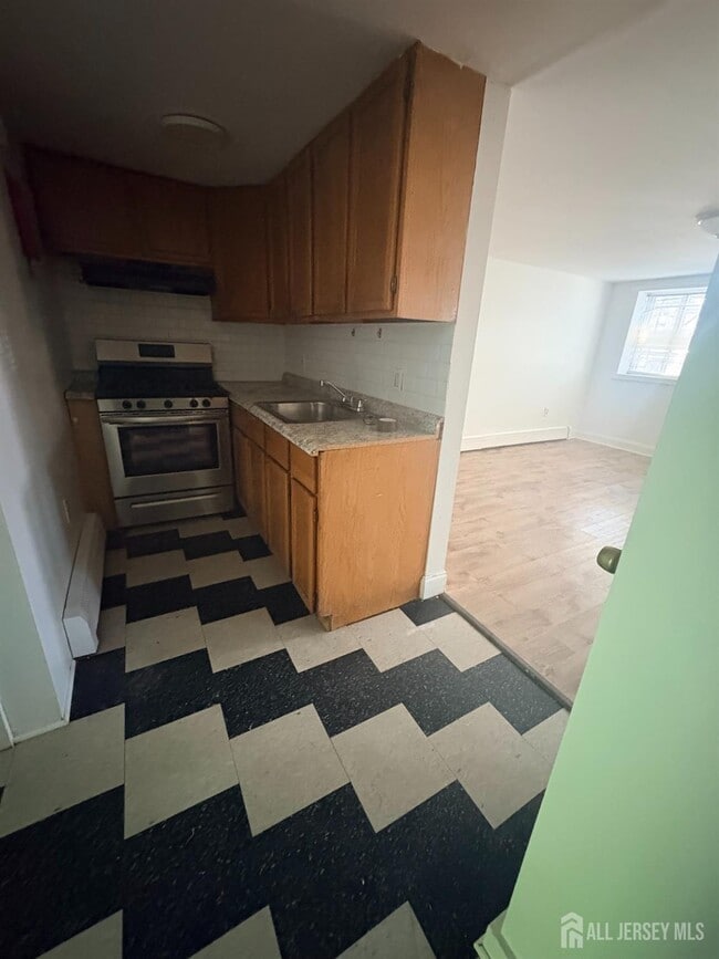 661 Catherine St Unit 1C