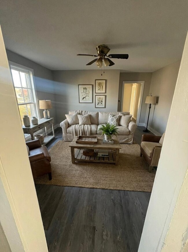 Photo - 406 Fisher Ferry St