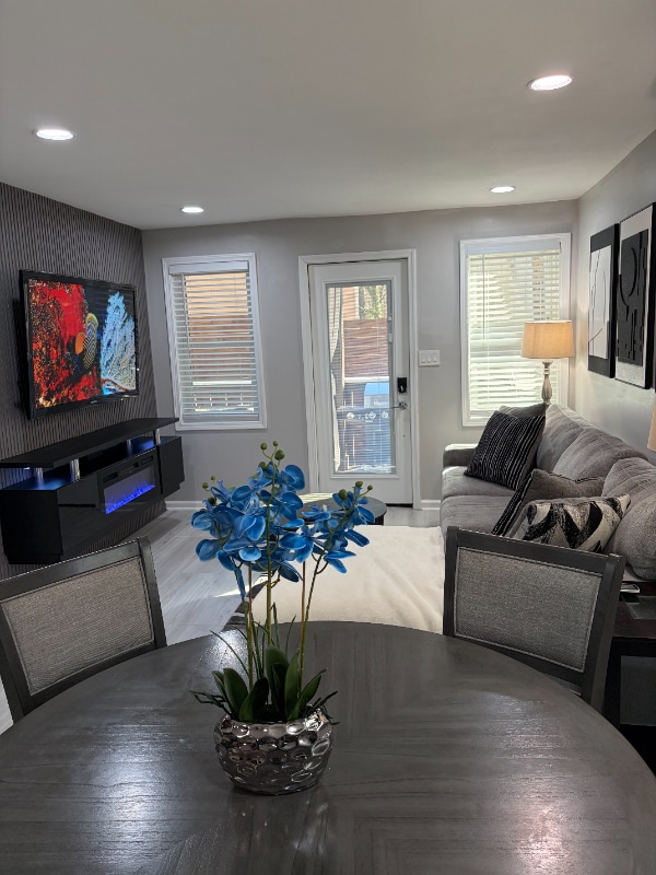 Photo - 665 S Preston Ct