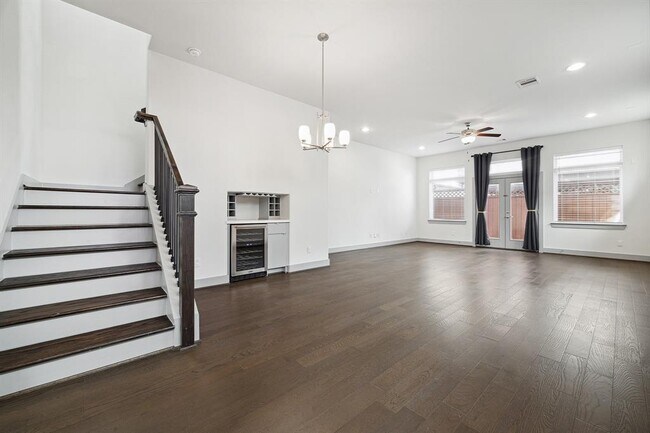 Photo - 4314 Marina St