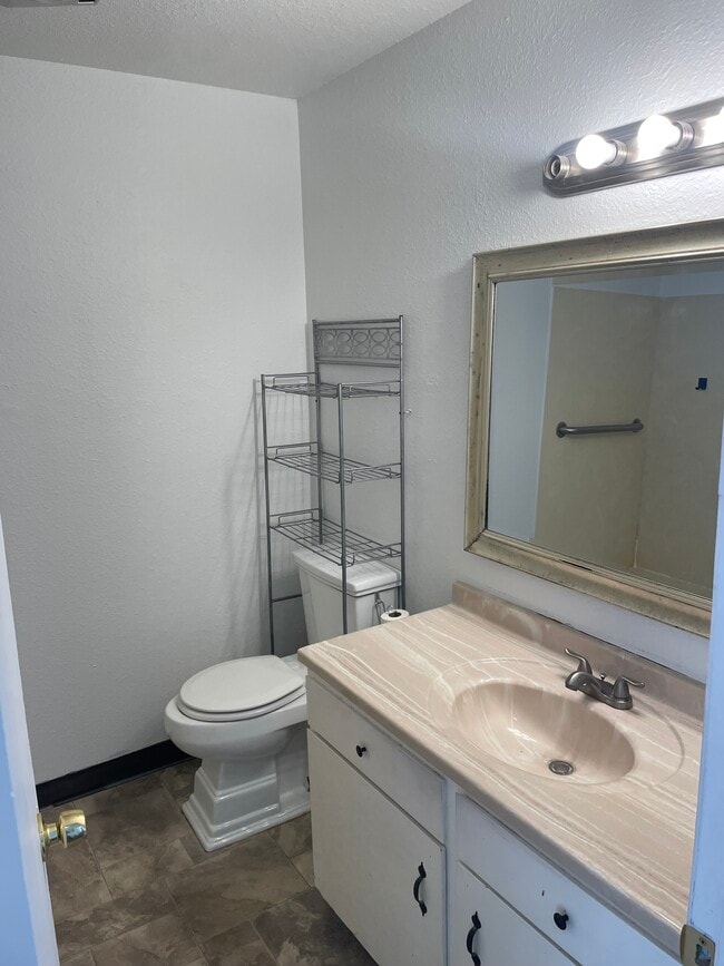 Photo - 1108 SW 5th St Unidad 7