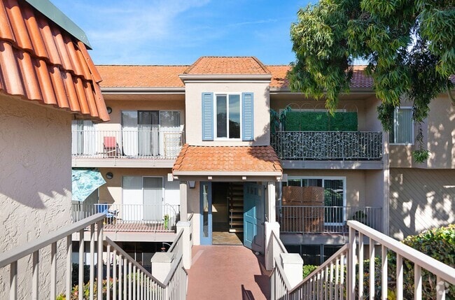 Building Photo - Beautiful 2Bd/2Ba Condo In Gated Community...