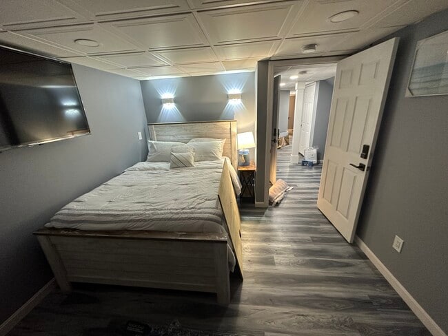 Building Photo - 122 Allen Ave Unit Coastal Portland Landings