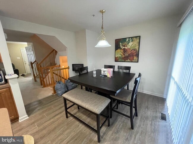 Photo - 7122 Deep Falls Way