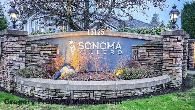 Photo - Sunlit & Spacious Ground-Level Condo | 12-Foot Ceilings, Luxury Amenities & Ideal Locale Unidad 2502