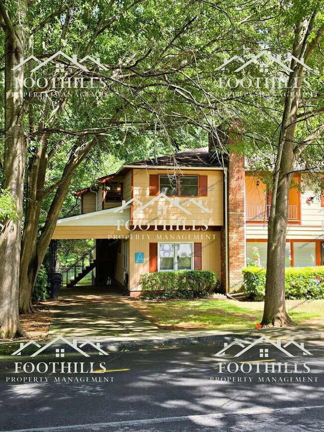 Building Photo - 130 Tanglewood Dr Unit A