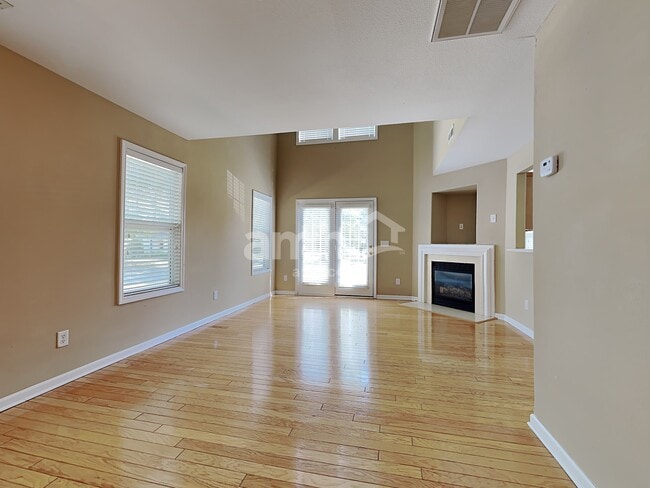 Photo - 118 Greenway St