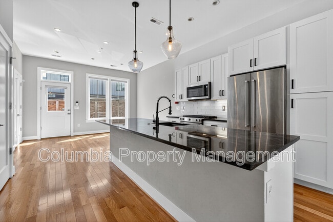 Photo - 638 Newton Pl NW