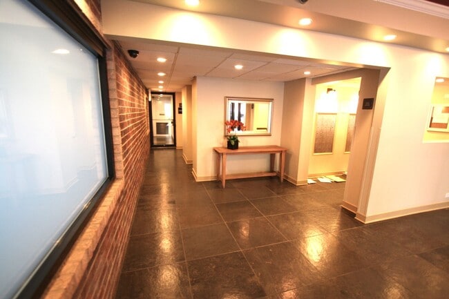 Building Photo - Updated Studio, 1 Bath for Rent In Wrigley... Rental