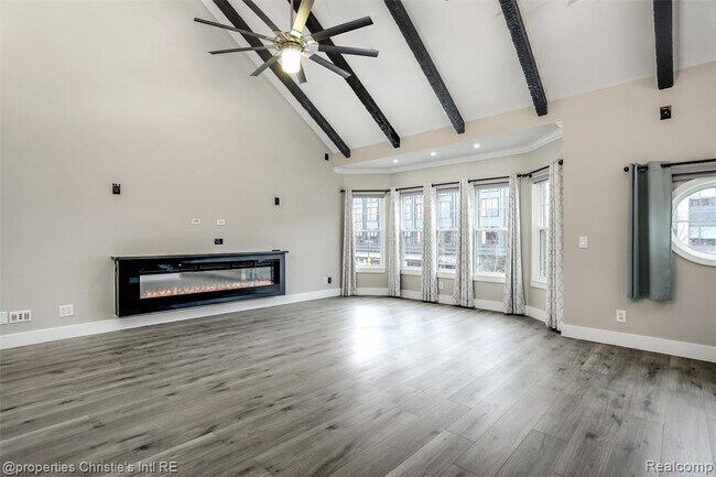 Photo - 2542 Woodward Ave