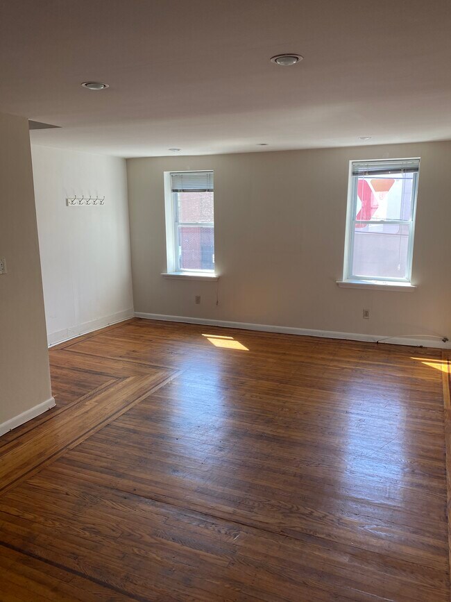 Photo - 1733 Christian St Unit 2