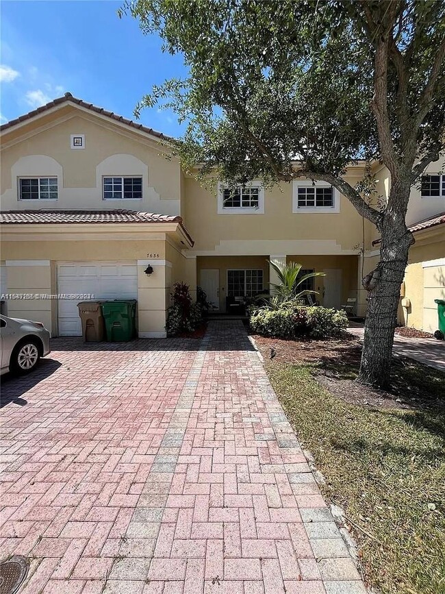 Photo - 7636 E Stonecreek Cir Townhome