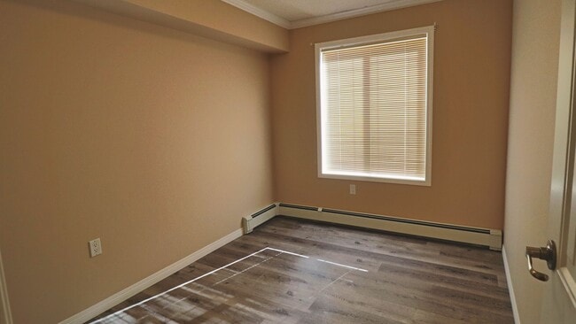 Photo - 5202 49 St