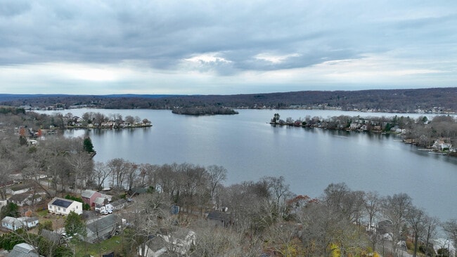 Photo - 11 Mohawk Trail