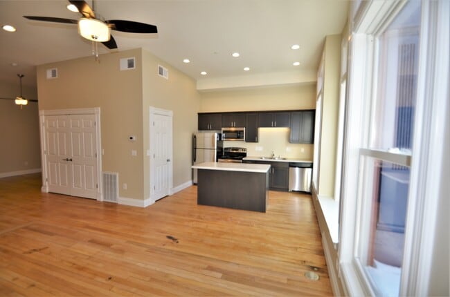 Building Photo - 207 4th St S Unit 301