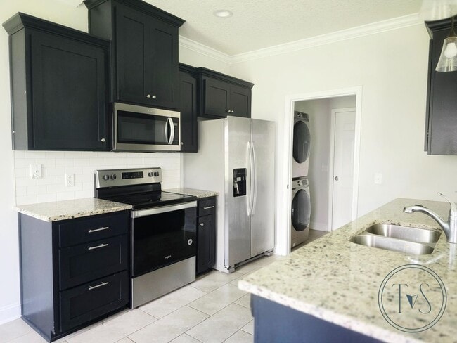 Photo - 532 Fairview Cir
