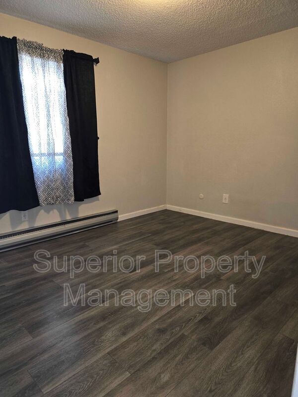 Photo - 4950 King Arthur Way