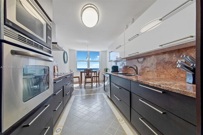 Photo - 2751 S Ocean Dr Unidad 505N