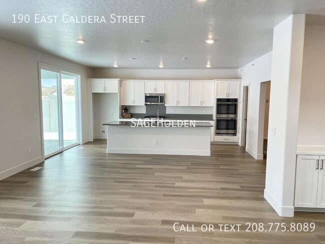 Photo - 190 E Caldera St
