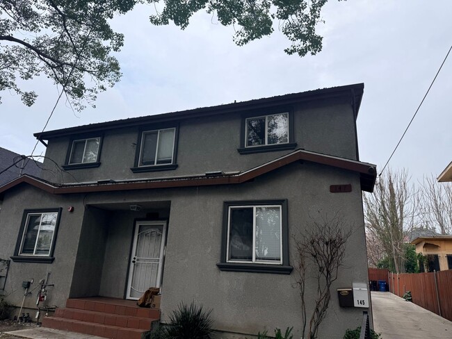 Building Photo - Newly Remodeled Home