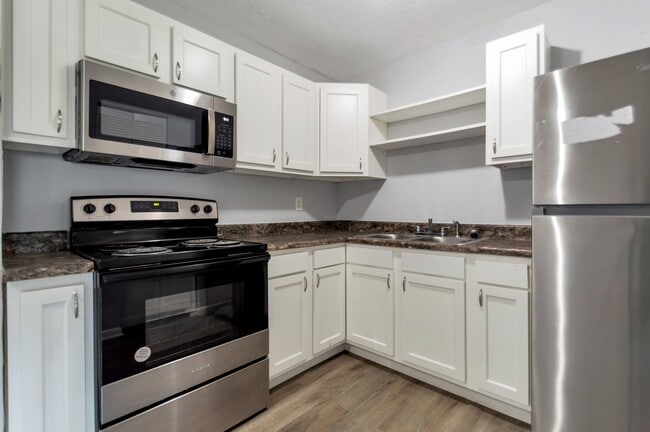 Photo - 4543 Moncrief Rd W
