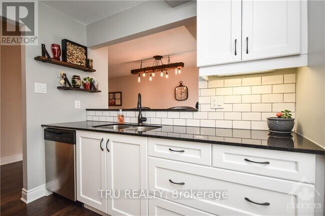 Photo - 787 Mayfly Cres