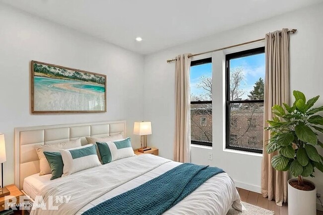 Photo - 19 Wyckoff St Unidad 13