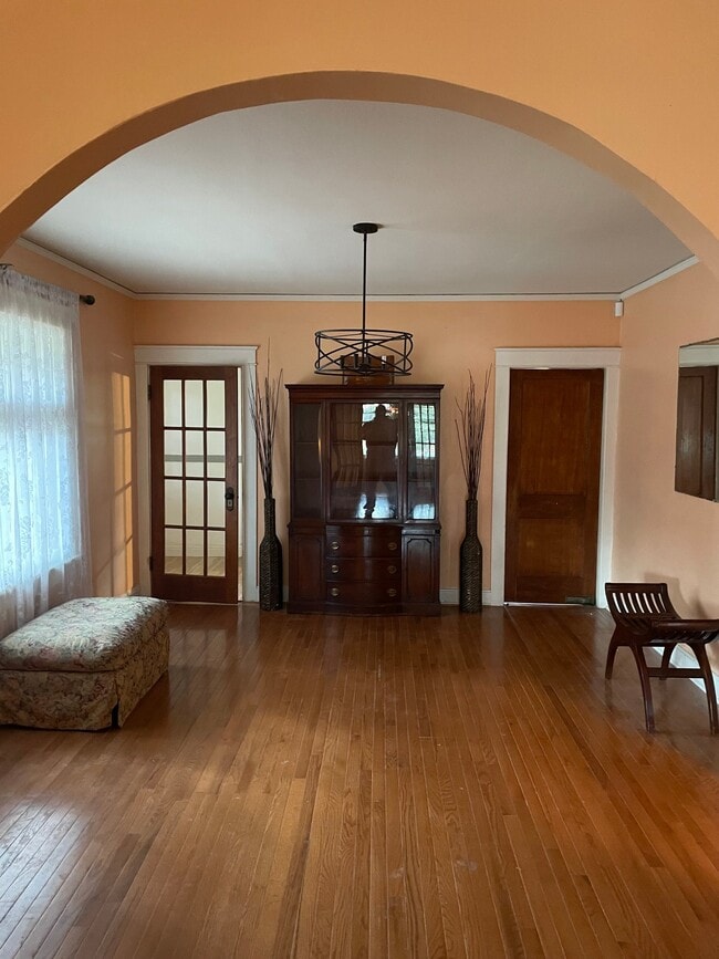 Photo - 2801 Clermont St