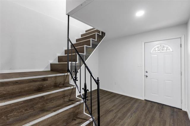 Photo - 800 Edgar St