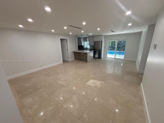 Photo - 2900 SW 16th St