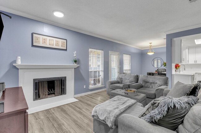 Building Photo - 8600 Coppertowne Ln