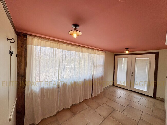Photo - 2819 N Woodland Ave