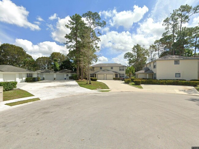 Photo - 13700 Bottlebrush Ct Townhome